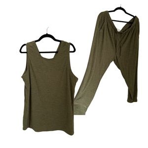 XL/XXL Old Navy Lounge / Workout set army green